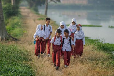 Pembelajaran Bahasa dan Sastra Indonesia di Sekolah Dasar Antara Keterampilan Bahasa dan Pembentukan Karakter Anak