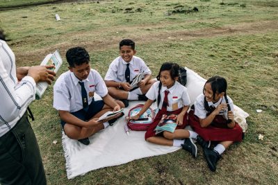 Meningkatkan Minat Membaca Siswa Melalui Pembelajaran Sastra