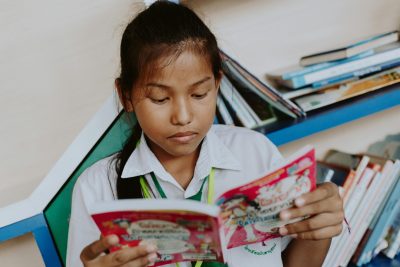 Menumbuhkan Akar Budaya dan Literasi: Pembelajaran Bahasa dan Sastra Indonesia di Sekolah Dasar