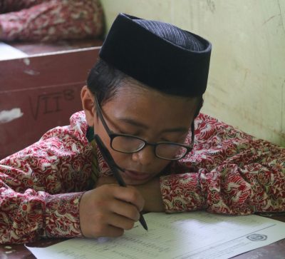 Tantangan Menghidupkan Kembali Minat Sastra dan Kualitas Berbahasa Anak Sekolah Dasar di Tengah Arus Digital