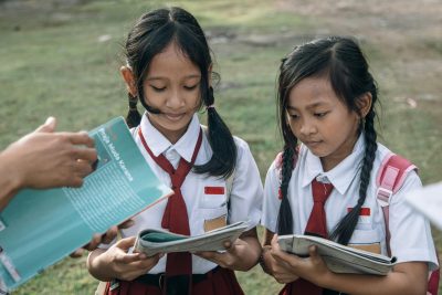 Esai Akademik: Pembelajaran Bahasa dan Sastra di Sekolah Dasar