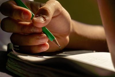 Menurunnya Kemampuan Menulis Siswa di Era Digital
