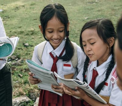 Pembelajaran Bahasa dan Sastra Indonesia di Sekolah Dasar (Bukan Sekedar Teori, tapi Bekal Literasi)