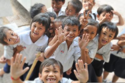 Pembelajaran Bahasa dan Sastra di Sekolah Dasar dalam Mengembangkan Kemampuan Berbahasa dan Karakter Peserta Didik